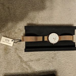 Daniel Wellington 28mm Rosegold Melrose Watch NIB